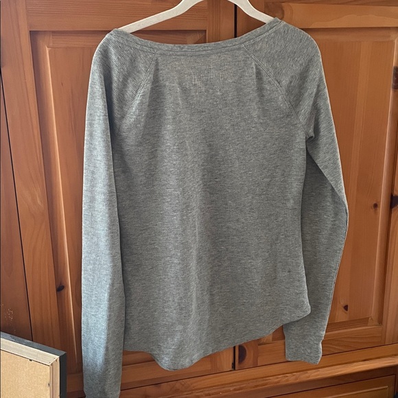 VS PINK Snowflake Sweater 🩶🖤❄️ - Picture 8 of 14